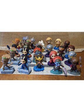 Lot Of 24 Marvel Characters, Assorted Wakanda McDonald's Happy Meal Toys